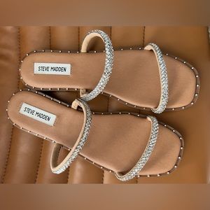 Steve Madden Sandals Crystals covers the straps Size 8